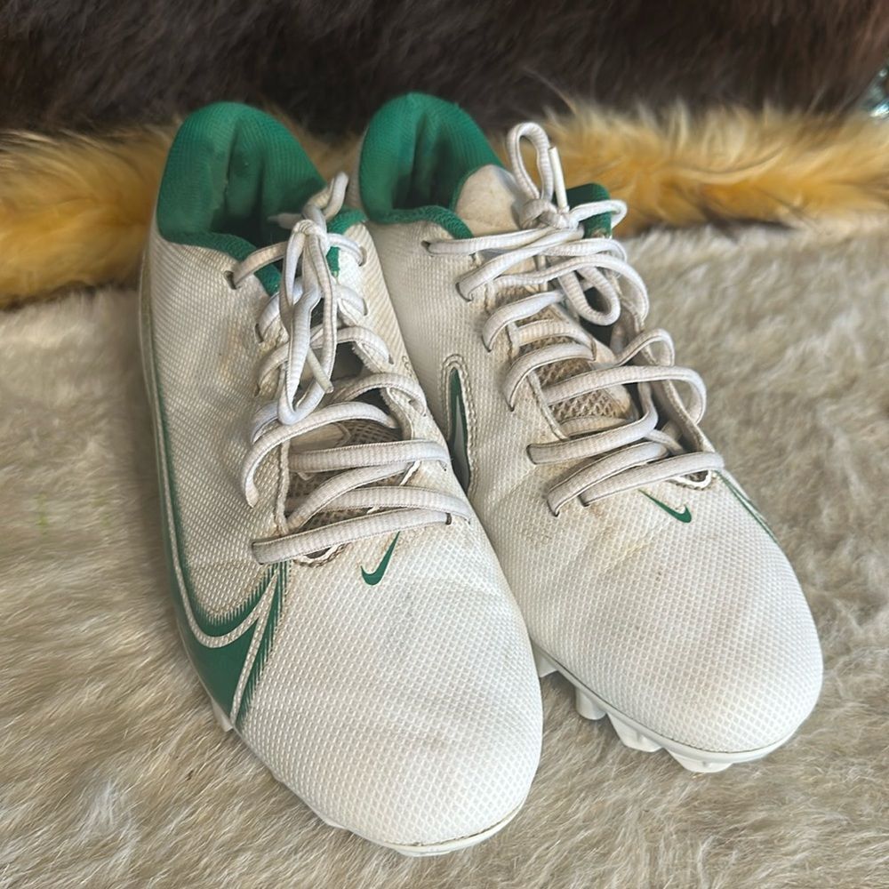 Nike Vapor football cleats 9.5 (7007)
